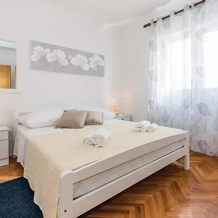 Lägenhet Three-bedroom In Šibenik