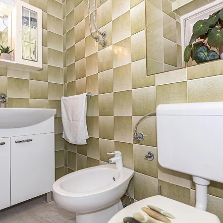 Three-bedroom In * Sibenik