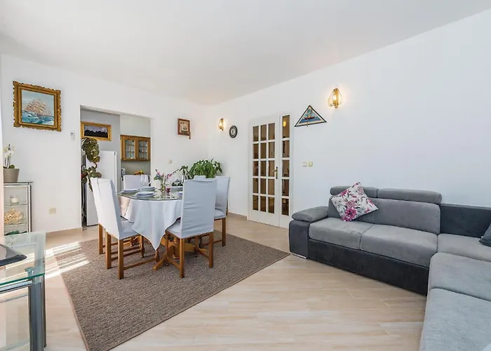 Three-bedroom In דירה *
