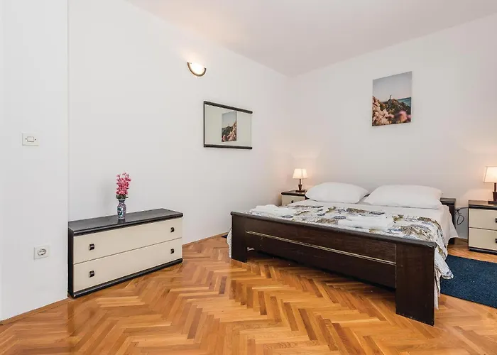 Three-bedroom In Apartment Sibenik
